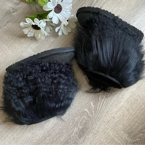 UGG BLACK MONGOLIAN BOOTS - Picture 10 of 11